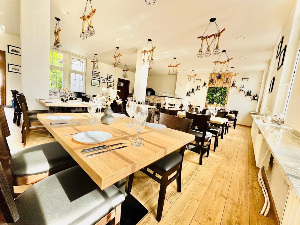 BookNoFees: Restaurant – Kulturbahnhof – Halver – Kulturbahnhof, fotografie 1