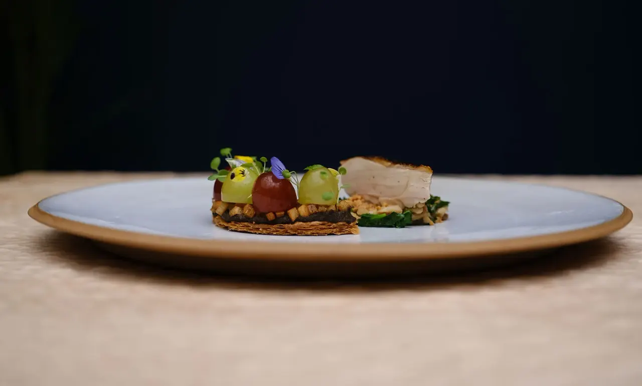 BookNoFees: Restaurant – Erh - Ryuichi Utsumi – Paris – Erh – Ryuichi Utsumi, fotografie 1