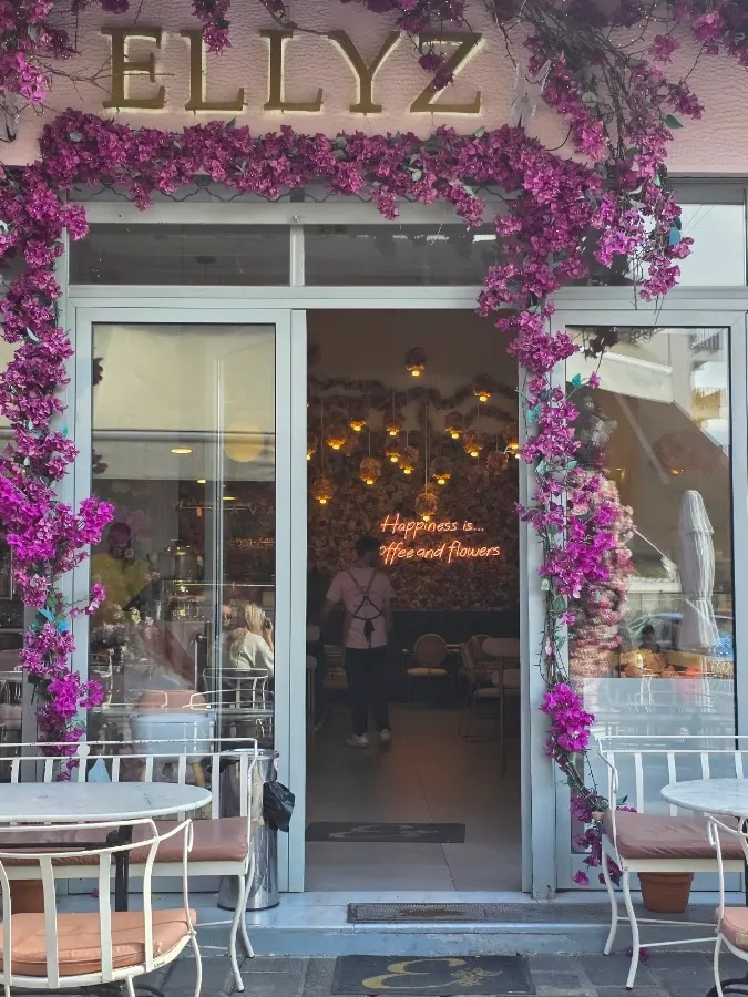 BookNoFees: Cafenea – Ellyz – Athens – Ellyz, fotografie 1