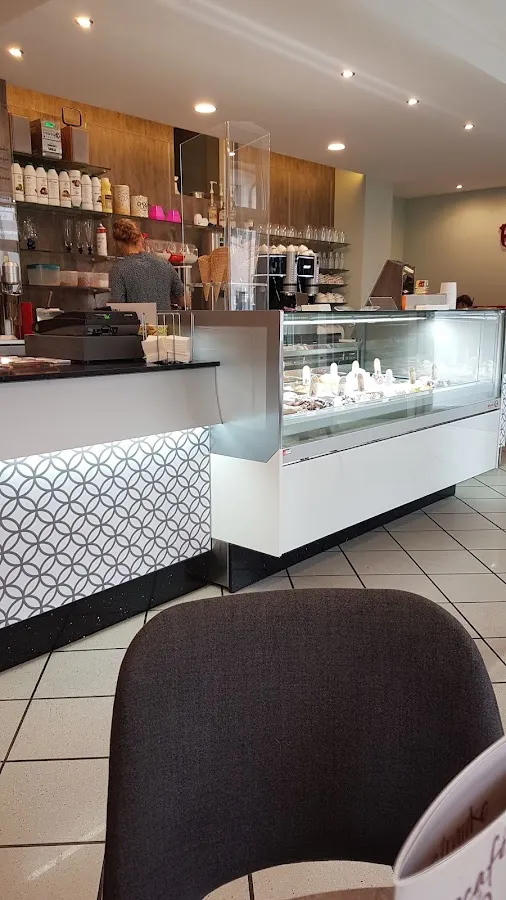 BookNoFees: Restaurant – Eiscafé mit Herz – Meinerzhagen – Cafenea cu înghețată cu suflet, fotografie 3