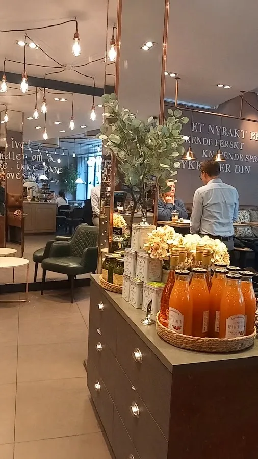 BookNoFees: Cafenea – Baker Hansen – Oslo – Baker Hansen, fotografie 3