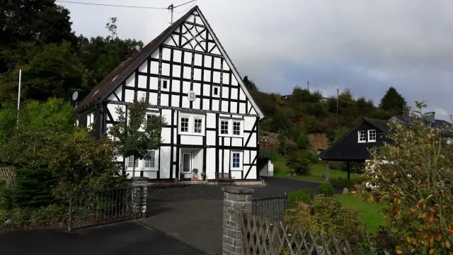 BookNoFees: Landgasthof Schwermer, Kirchhundem