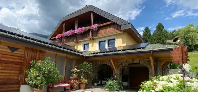 BookNoFees: Apartament elegant, cu grădină și șemineu – St. Michael Im Lungau
