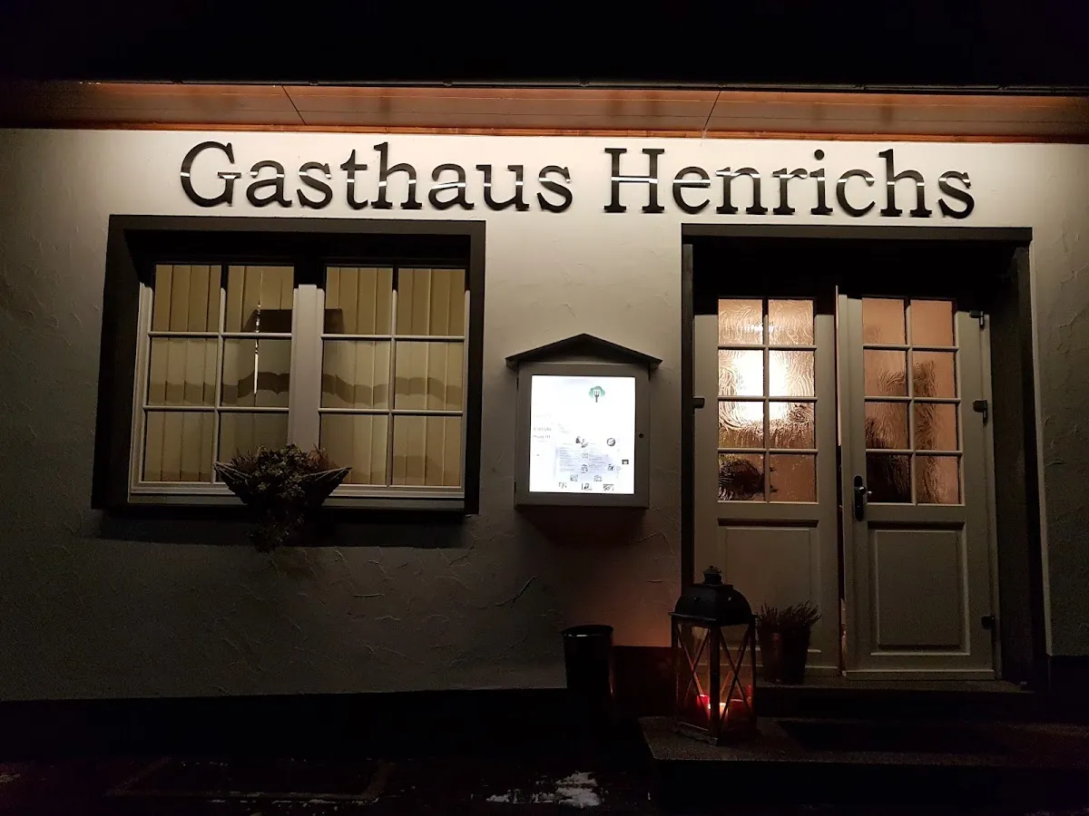 BookNoFees: Restaurant – Gasthaus Henrichs – Kirchhundem – Hanul Henrichs, fotografie 1
