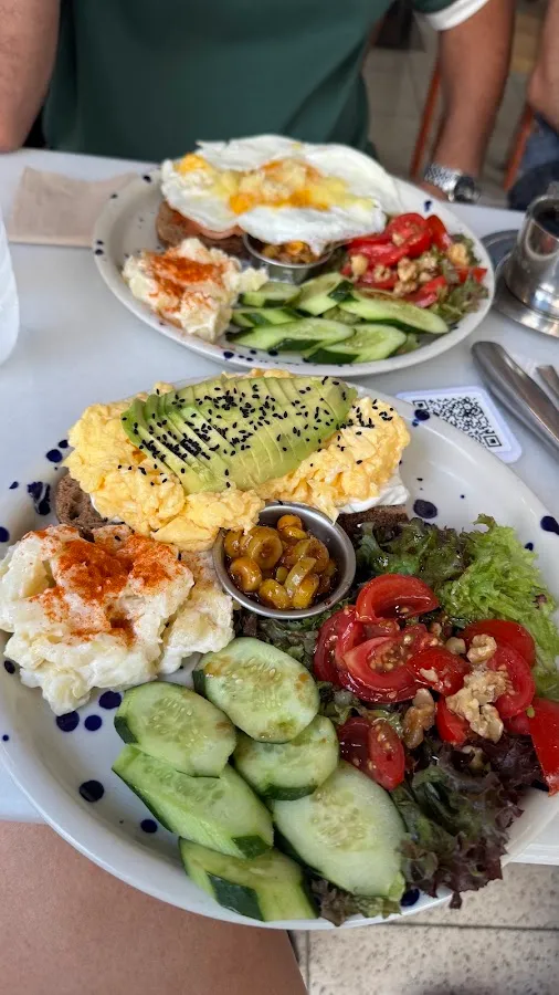 BookNoFees: Cafenea – Flake Breakfast & More – Istanbul – Micul dejun cu fulgi și multe altele, fotografie 2