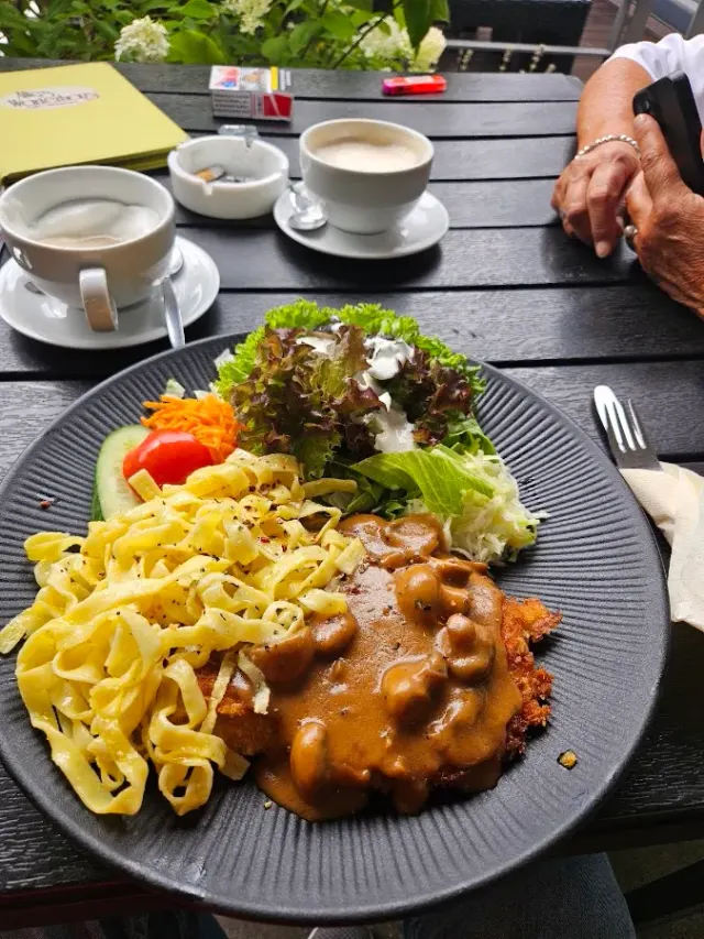 BookNoFees: Restaurant – Altes Wärterhaus – Hilchenbach – Fosta casă a paznicului, fotografie 2