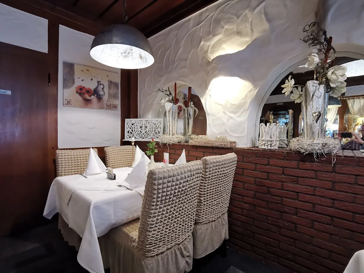 BookNoFees: Restaurant – Restaurant Wintergarten – Bochum – Restaurantul Wintergarten, fotografie 1