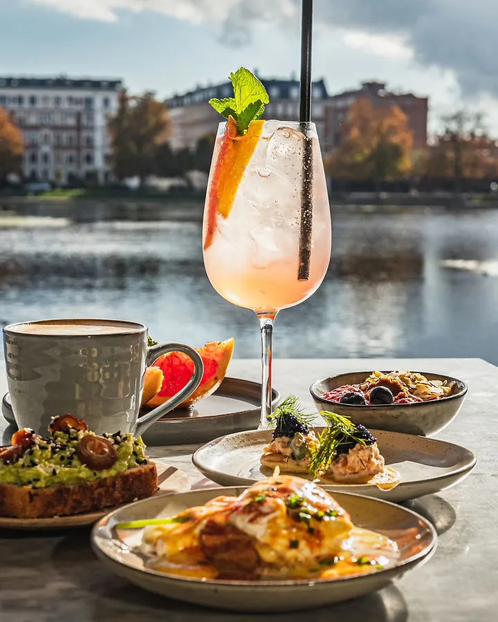 BookNoFees: Cafenea – Cafe Livingstone – Copenhagen – Cafeneaua Livingstone, fotografie 1