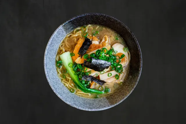 BookNoFees: Restaurant – Ama Sushi & Ramen – Amsterdam – Dar Sushi & Ramen, fotografie 3