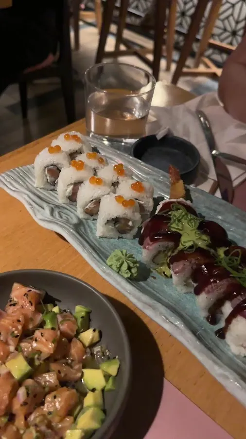 BookNoFees: Restaurant – Yuzu Sushi Bar & More – Athens – Yuzu Sushi Bar & More, fotografie 3