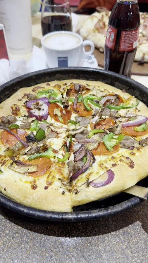 BookNoFees: Restaurant – Pizza Hut – Bucharest – Pizza Hut, fotografie 3