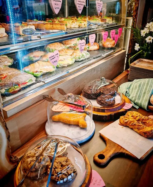 BookNoFees: Cafenea – Kahvila Palomaja – Helsinki – Cafeneaua Palomaja, fotografie 2