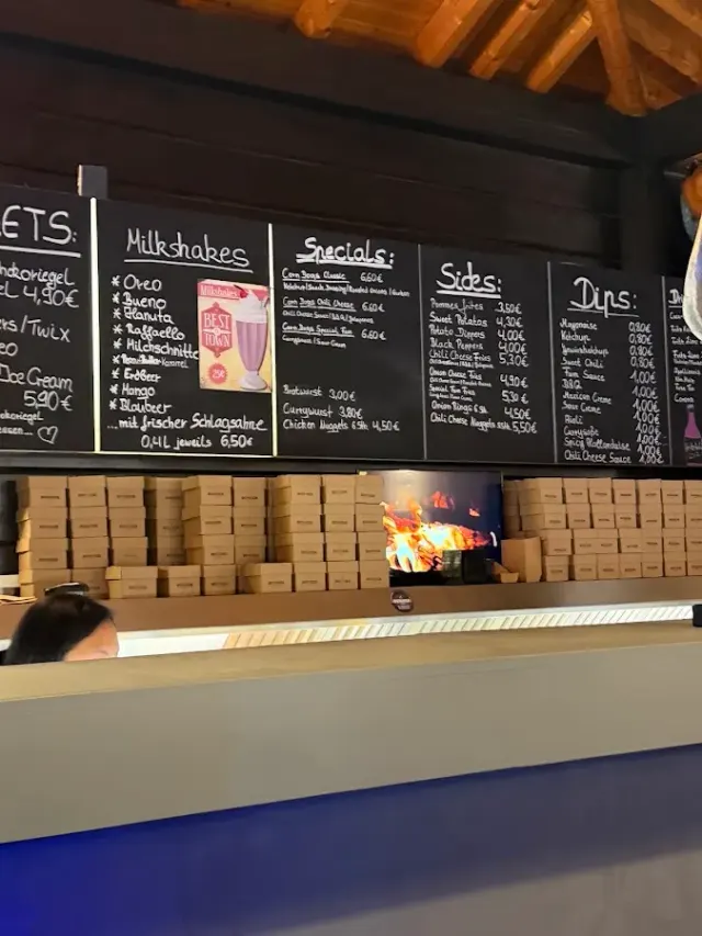 BookNoFees: Restaurant – Burger Fam – Datteln – Familia Burger, fotografie 2