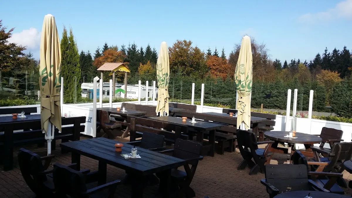 BookNoFees: Restaurant – Zur Hahnenquelle – Kirchhundem – Către izvorul Hahnenquelle, fotografie 1