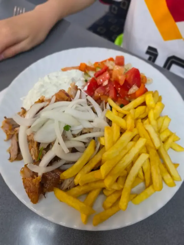 BookNoFees: Restaurant – Dreikönigsgrill – Balve – Grătarul de Ziua celor Trei Regi, fotografie 3