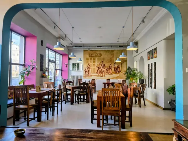 BookNoFees: Restaurant – Kalyan – Warsaw – Stradă, fotografie 3