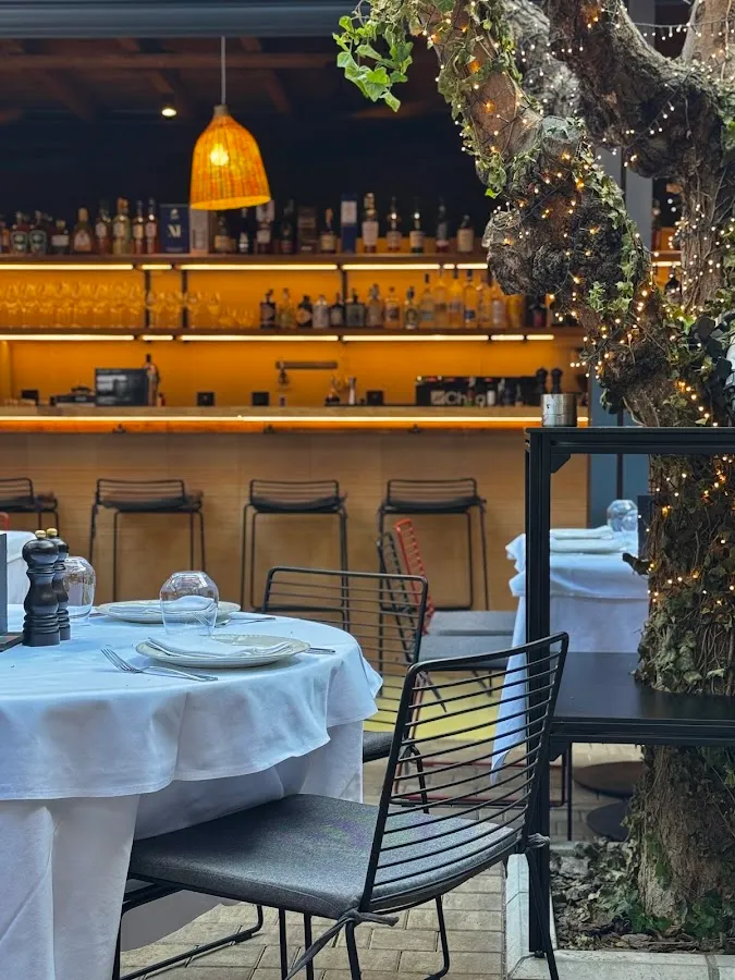 BookNoFees: Restaurant – Faro – Belgrade – Departe, fotografie 1