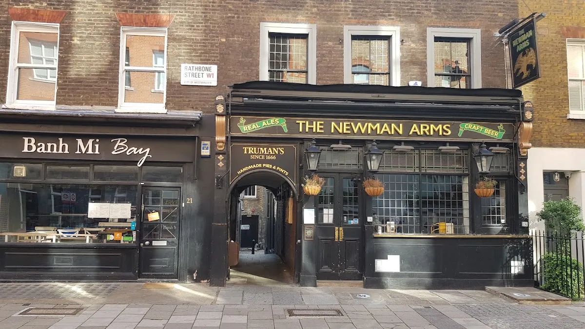 BookNoFees: Snack-bar – Banh Mi Bay – London – Banh Mi Bay, fotografie 1