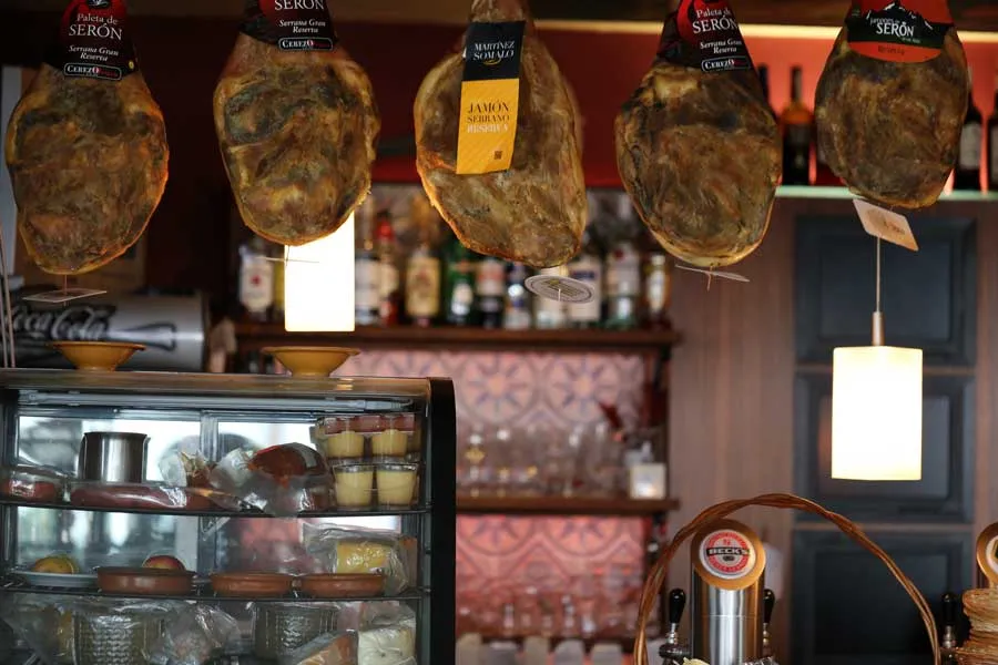 BookNoFees: Restaurant – Cafe Blond – Recklinghausen – Cafe Blond, fotografie 1