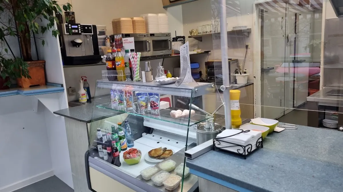 BookNoFees: Snack-bar – Weiland Imbiss – Drolshagen – Weiland – Local de gustări, fotografie 1