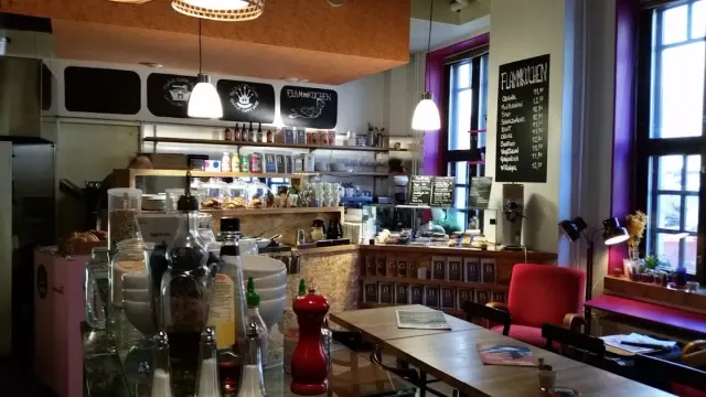 BookNoFees: Cafenea – Cafe Panik – Helsinki – Cafe Panik, fotografie 3