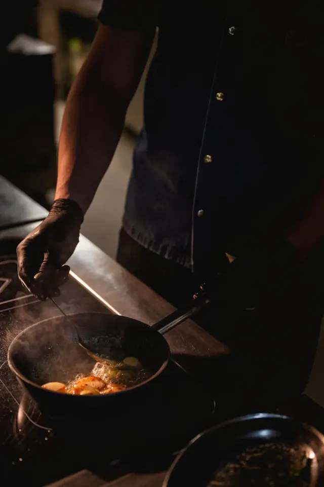 BookNoFees: Restaurant – Есте – Sofia – Desigur, fotografie 2
