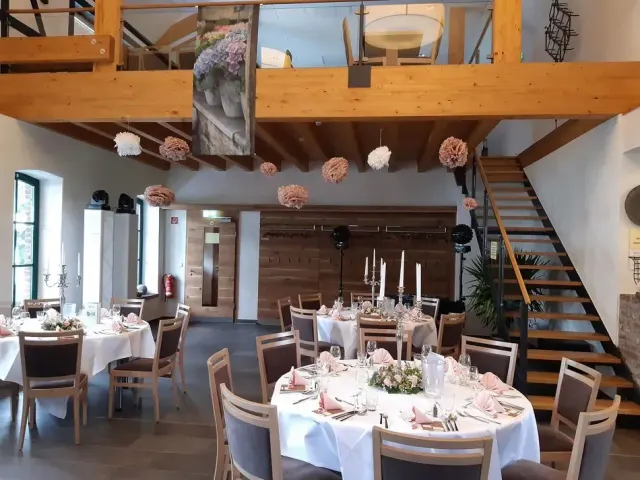 BookNoFees: Restaurant – Landgasthof Grewen-Mühle – Meschede-Calle – Hanul rural Grewen-Mühle, fotografie 2