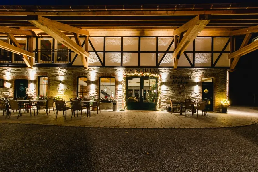 BookNoFees: Restaurant – Landgasthof Grewen-Mühle – Meschede-Calle – Hanul rural Grewen-Mühle, fotografie 1