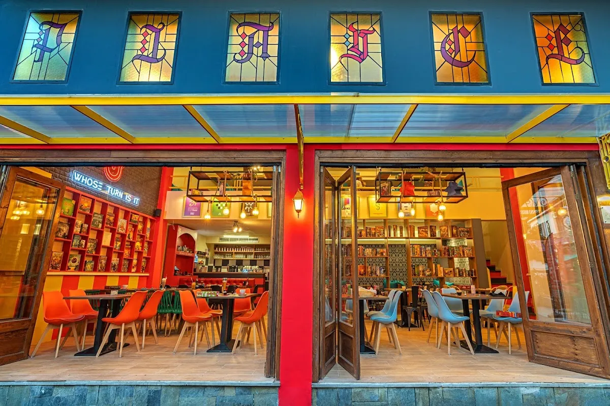BookNoFees: Cafenea – Cafe PLAyCE – Athens – Cafe PLAyCE, fotografie 1