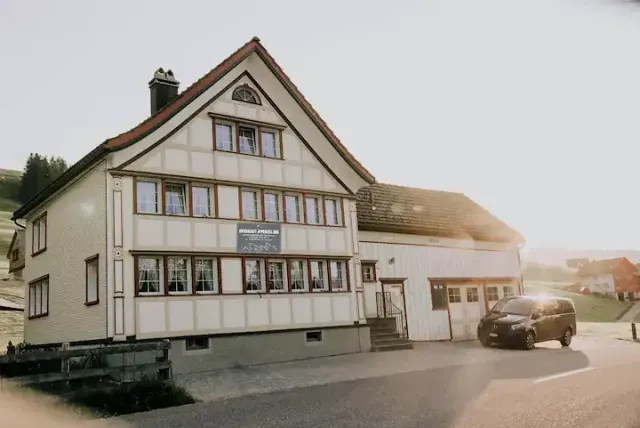 BookNoFees: Chaletul familial Appenzell am Alpstein din Brülisau – Rüte