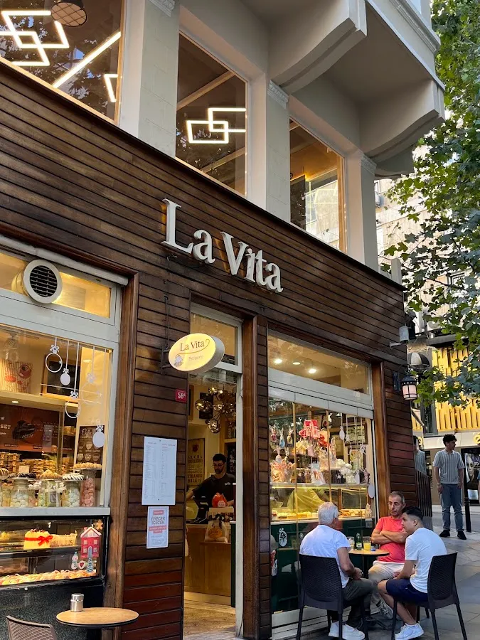 BookNoFees: Brutărie – La Vita Patisserie – Istanbul – Cofetăria „The Life”, fotografie 1