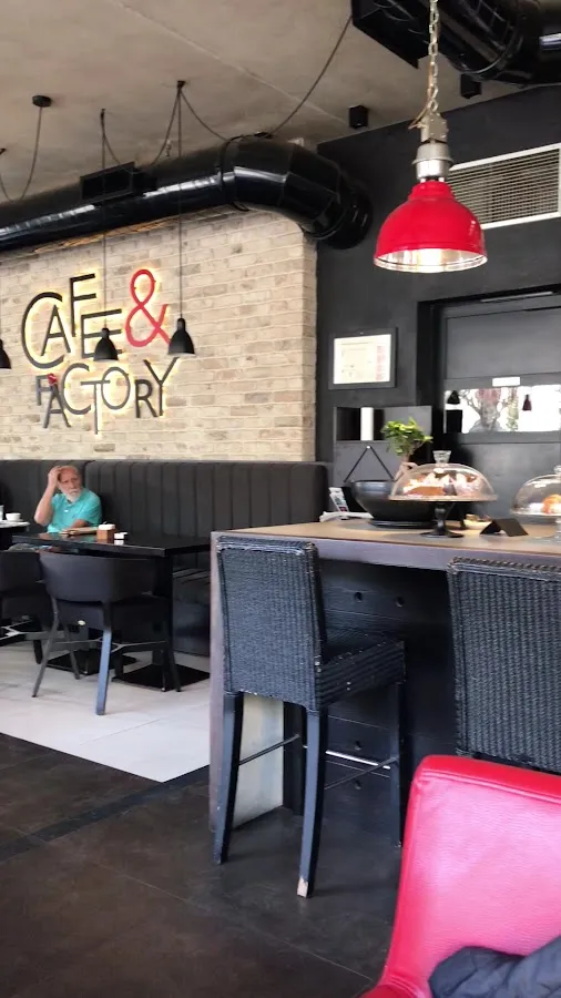 BookNoFees: Cafenea – Cafe&Factory – Belgrade – Cafe&Factory, fotografie 3