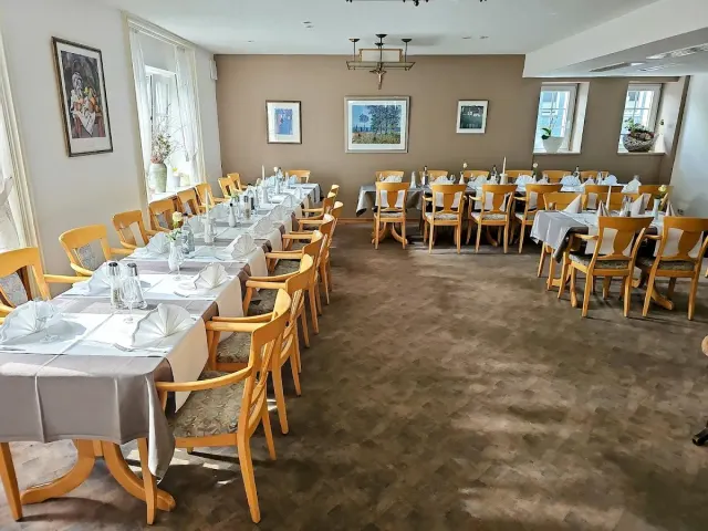 BookNoFees: Restaurant – Restaurant Schürholz – Drolshagen – Restaurantul Schürholz, fotografie 3