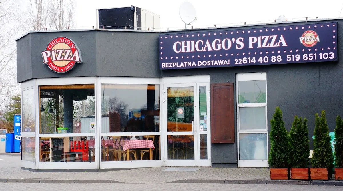 BookNoFees: Restaurant – Chicago's Pizza – Warsaw – Pizza din Chicago, fotografie 1