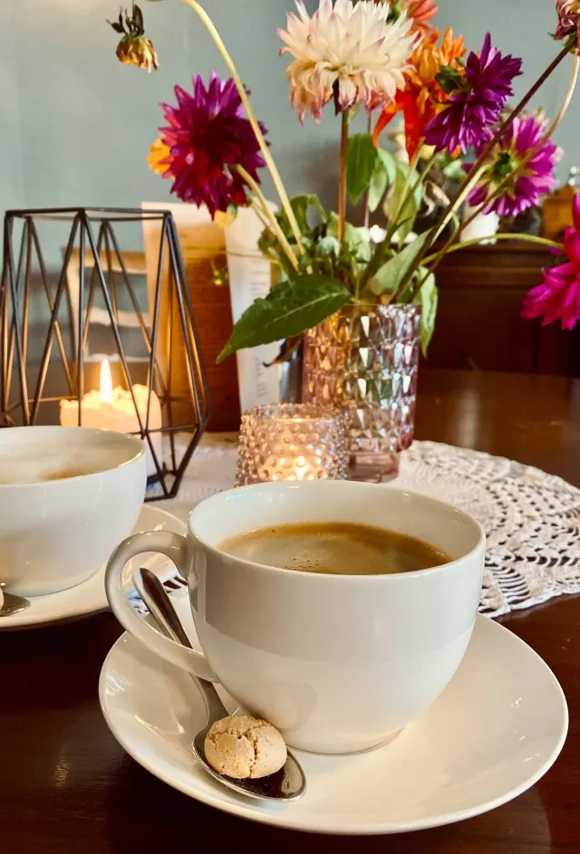 BookNoFees: Cafenea – Café Buuck – Rüthen – Carte despre cafea, fotografie 3