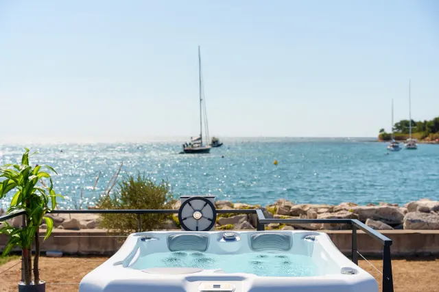 BookNoFees: Luxury Sea House Pearl Infinity – Barcă-casă exclusivă în Novigrad – Novigrad