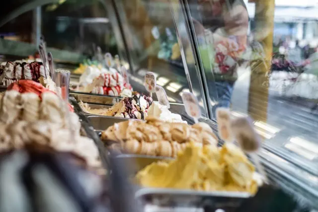 BookNoFees: Înghețată – Eiscafé Venezia – Soest – Eiscafé Venezia, fotografie 2