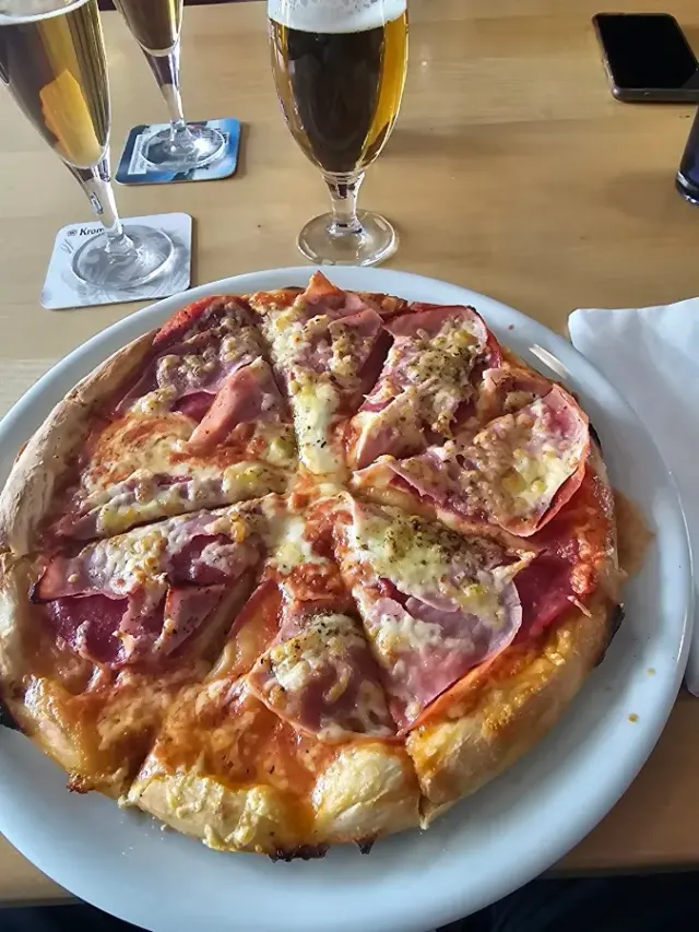 BookNoFees: Restaurant – Gaststätte Zum Löwen – Attendorn – Restaurantul „Zum Löwen”, fotografie 3