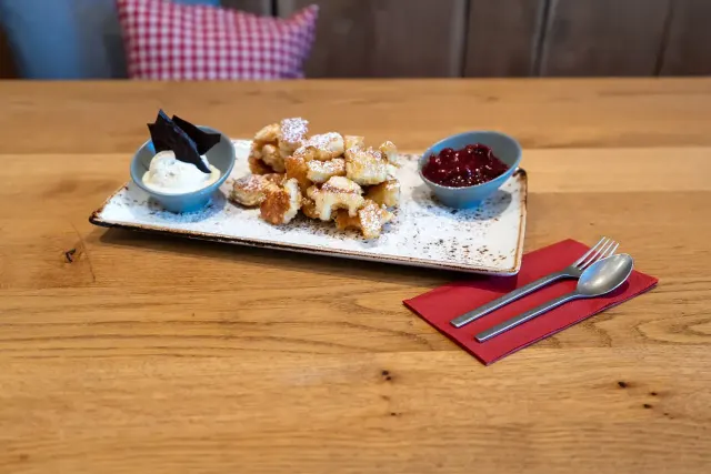 BookNoFees: Restaurant – Benediktiner Wirtshaus – Attendorn – Hanul Benedictin, fotografie 2