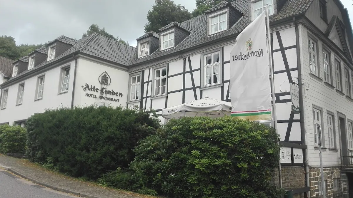 BookNoFees: Restaurant – Alte Linden – Altena – Tilii bătrâne, fotografie 1