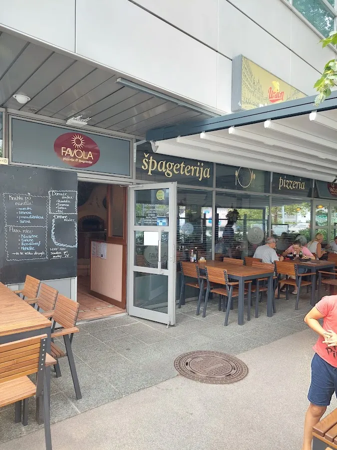 BookNoFees: Restaurant – Favola – Ljubljana – Poveste, fotografie 1