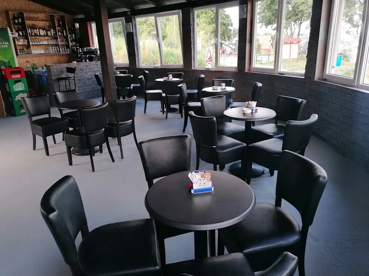 BookNoFees: Cafenea – Caffe bar Petica – Zagreb – Cafeneaua Petica, fotografie 1