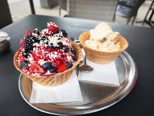 BookNoFees: Înghețată – Eiscafé Bambi – Freudenberg – Cafeneaua cu înghețată Bambi, fotografie 2