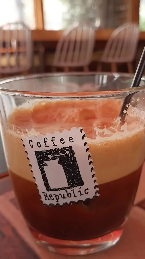 BookNoFees: Cafenea – Metropolis – Athens – Metropolis, fotografie 3