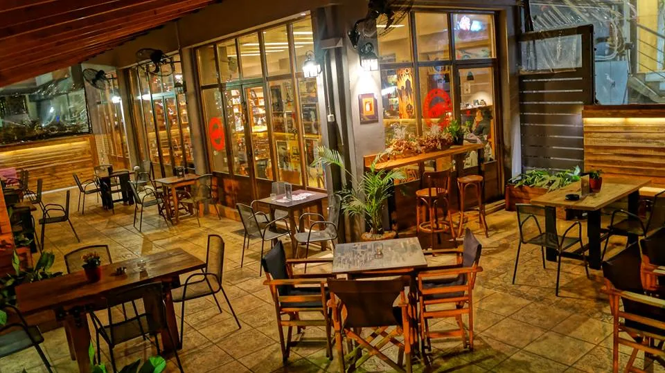 BookNoFees: Cafenea – Metropolis – Athens – Metropolis, fotografie 1