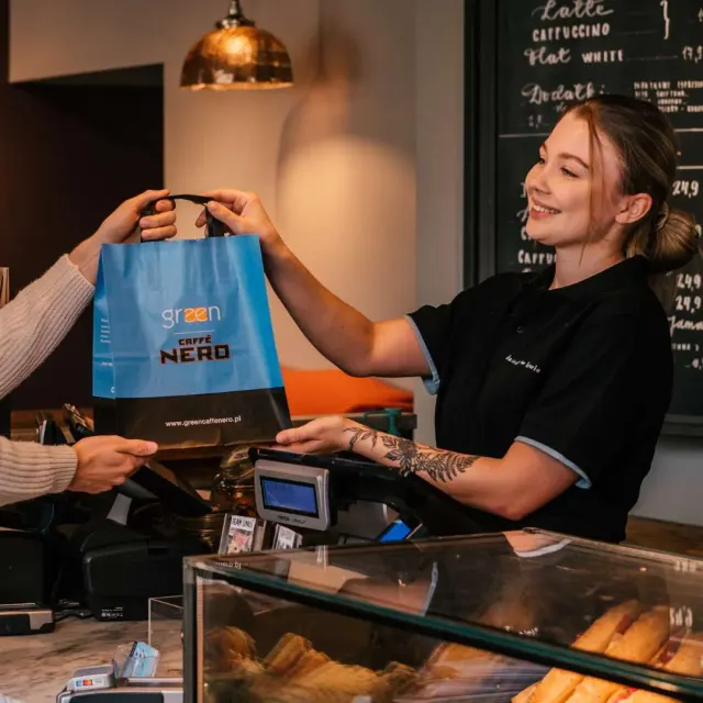 BookNoFees: Cafenea – Caffè Nero – Warsaw – Caffè Nero, fotografie 2