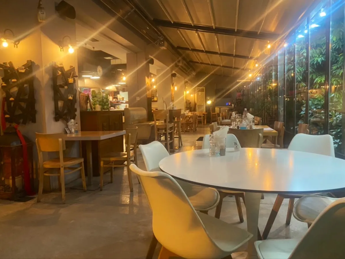 BookNoFees: Restaurant – BROTH3RS – Athens – Frați, fotografie 1