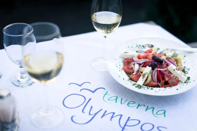 BookNoFees: Restaurant – Olympos – Prague – Olympos, fotografie 3