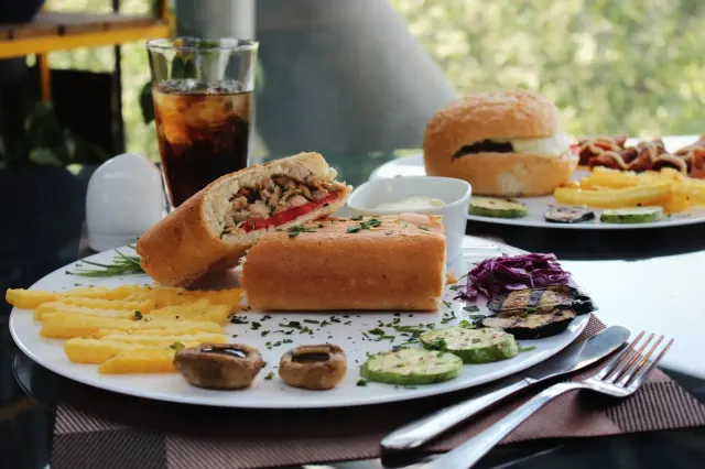 BookNoFees: Snack-bar – Testa Rossa Pizzeria & Dönerhaus – Meschede – Testa Rossa Pizzeria & Restaurant cu döner, fotografie 2
