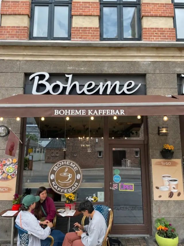BookNoFees: Cafenea – Boheme – Copenhagen – Teatru, fotografie 2